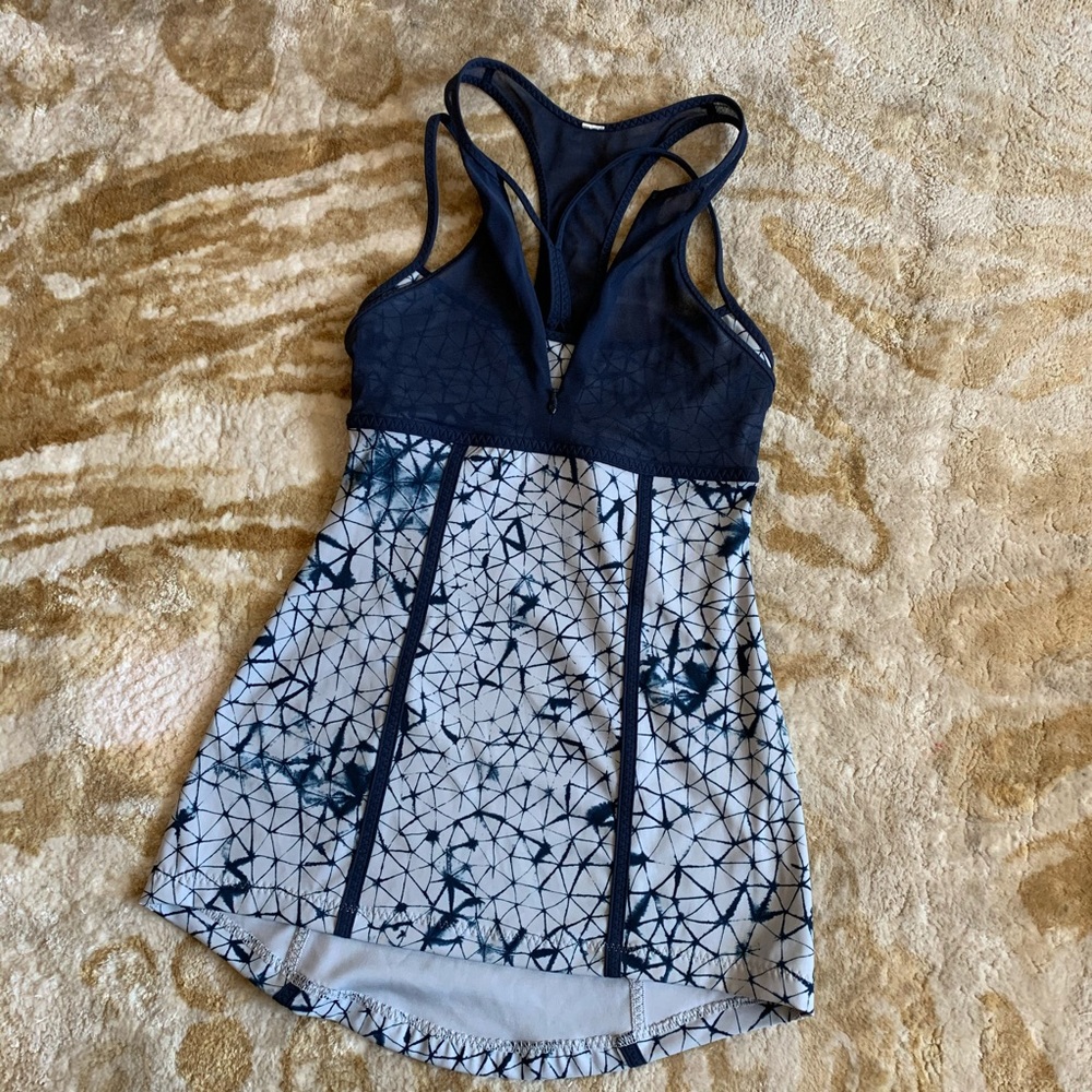 Lululemon workout tank size 0